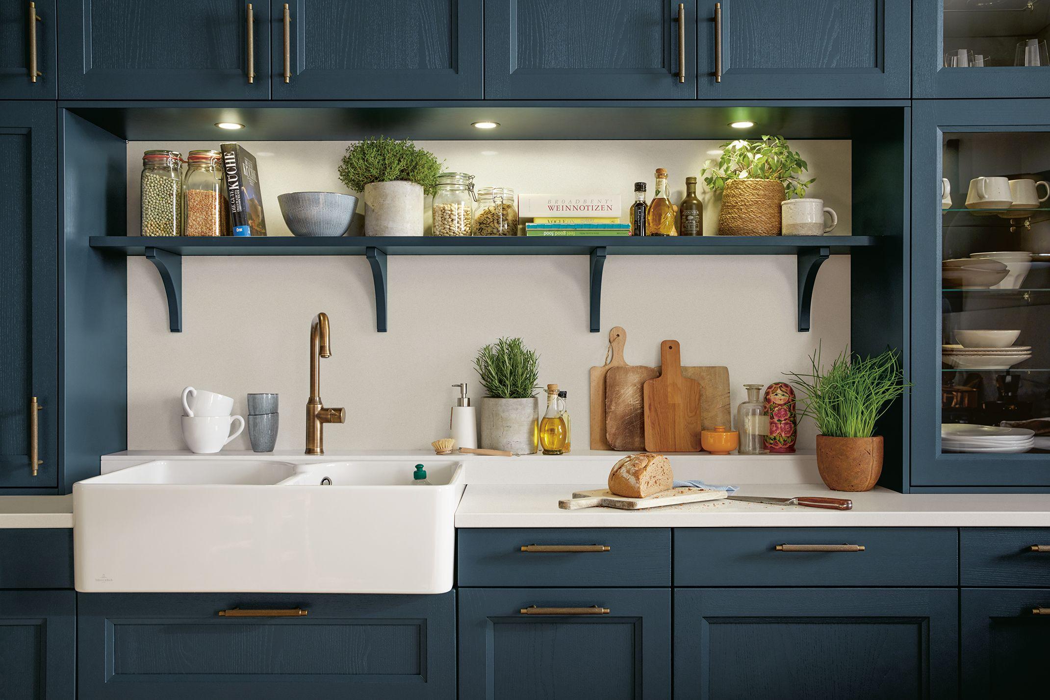 Ein Spülstein macht das i-Tüpfelchen bei der Echtholzküche Finca von Schüller.jpg