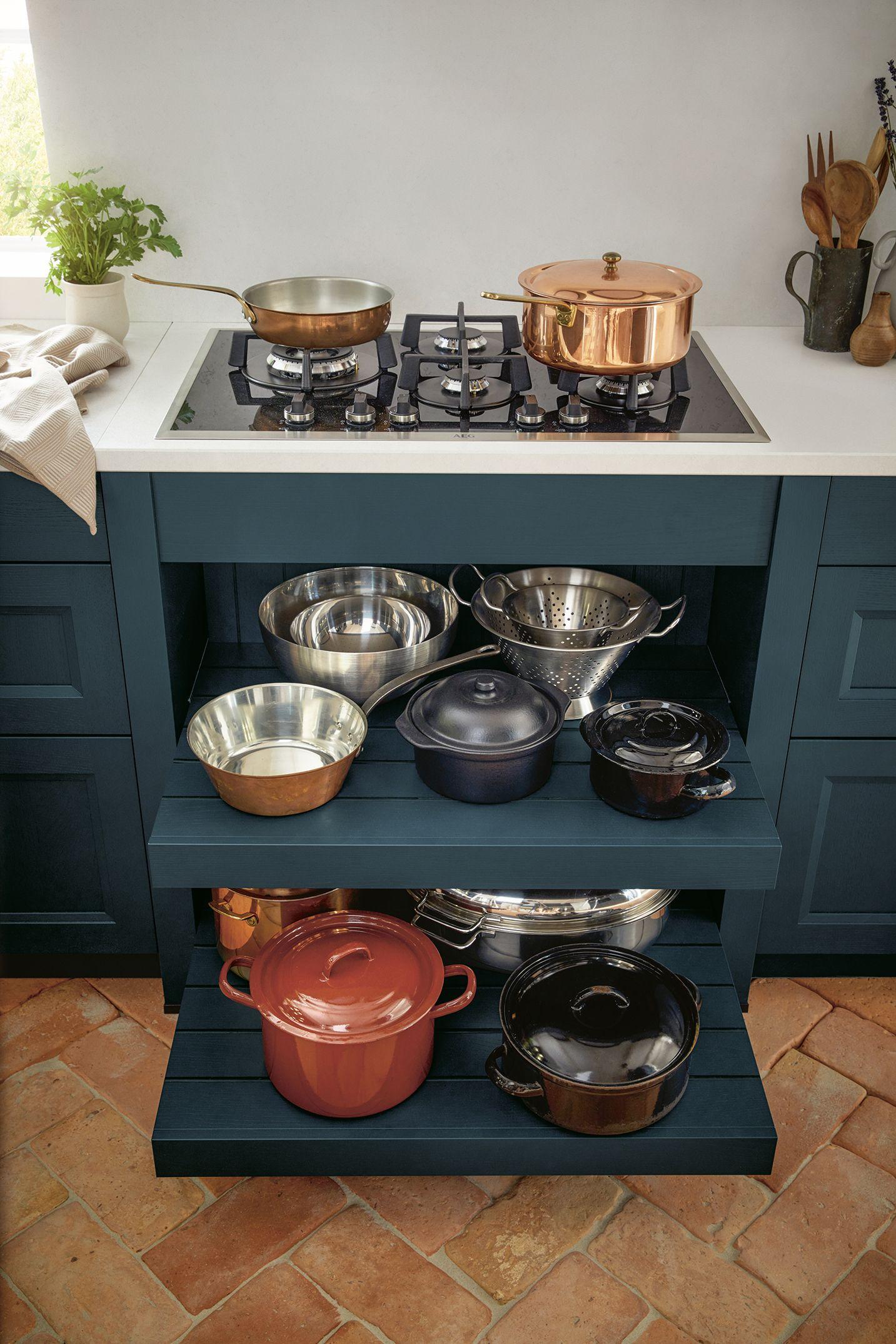 Kochenstellenregal aus dem Country-Sortiment von Schüller Küchen.jpg