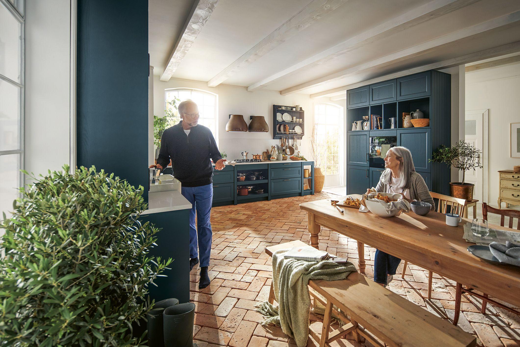 echte Wohlfühl-Atmosphäre beim Modell Finca von Schüller Küchen.jpg