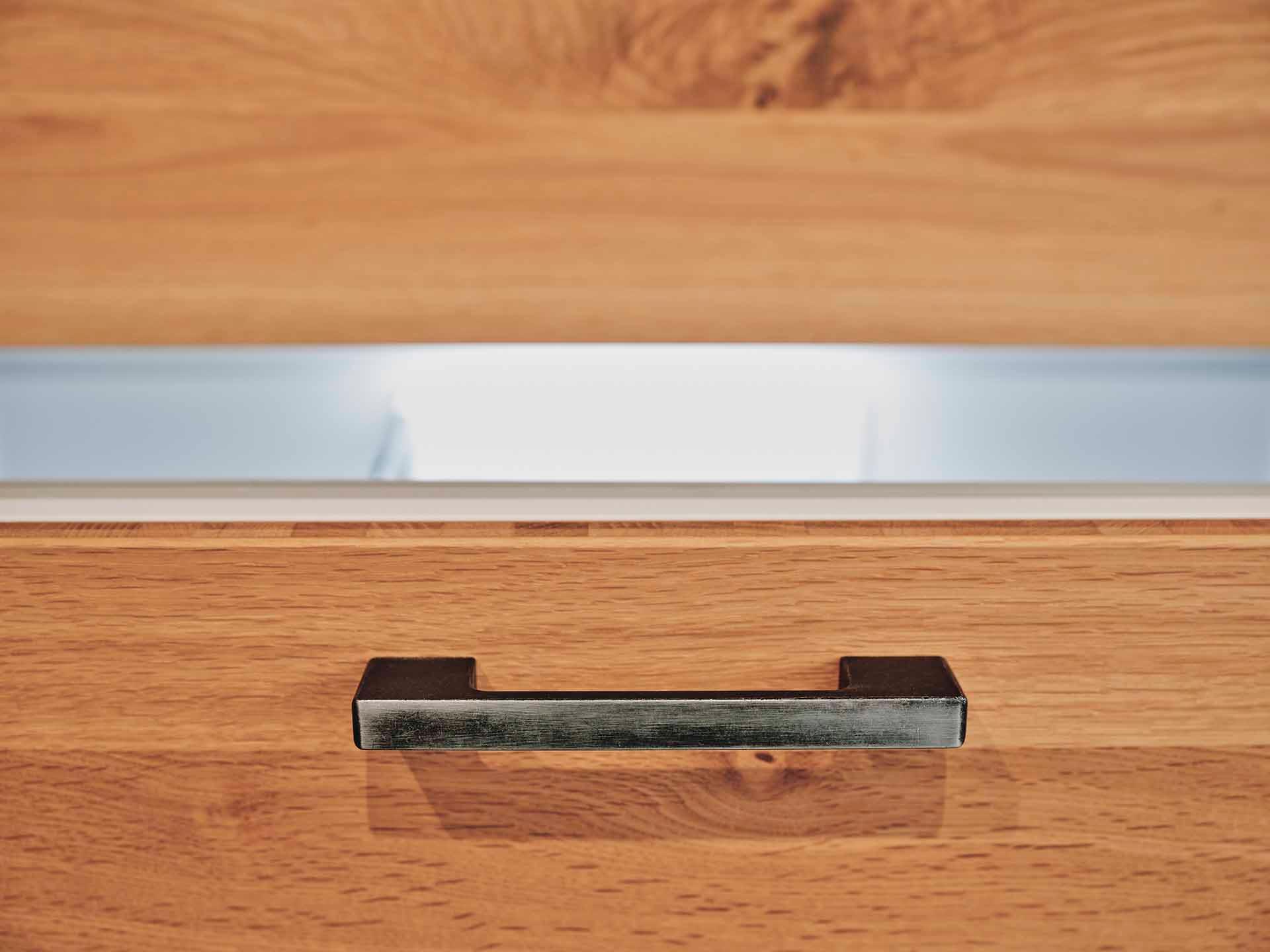 hochwertige Griffe für das Design Objekt.jpg